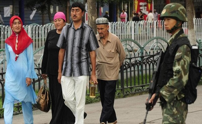 سلطات الصين تدمر آلاف المساجد في مناطق المسلمين...