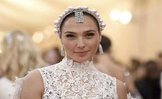 ممثلة اسرائيلية تزعزع منصات التواصل الاجتماعي بعد اختيارها لتجسيد قصة حياة ملكة مصر