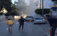 سيارة تشتعل في الطريق المؤدي إلى رئاسة الجمهورية