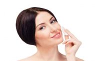 النتف يؤذي هذه الأجزاء من بشرتك! فاعتمدي وسائل أخرى لإزالة الشعر الزائد...