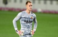 برشلونة يقترب من تجديد عقد حارسه...