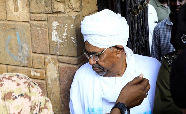 تأجيل محاكمة البشير
