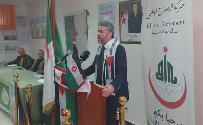 غويني : الاستفتاء سمح بالارتقاء بالوثيقة القانونية الاولى في البلاد إلى