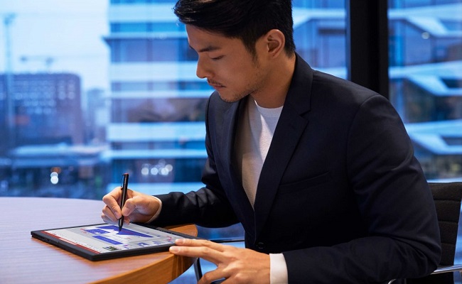 لينوفو ThinkPad X1 Fold متاح الآن في الإمارات...