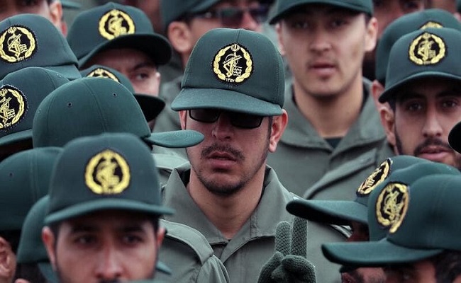 ايران تنفي مقتل قائد بالحرس الثوري