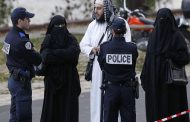 دعوات لماكرون لوقف اضطهاد المسلمين