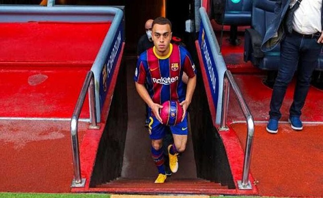 نجم برشلونة ينافس على جائزة أفضل لاعب أميركي...