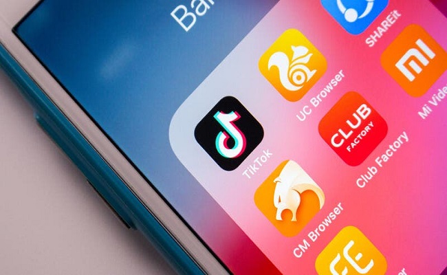 الهند تحظر 59 تطبيقاً صينيا...