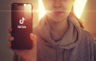 إيطاليا تطلب من TikTok حظر أي مستخدم لم تتمكن من التأكد من سنه...