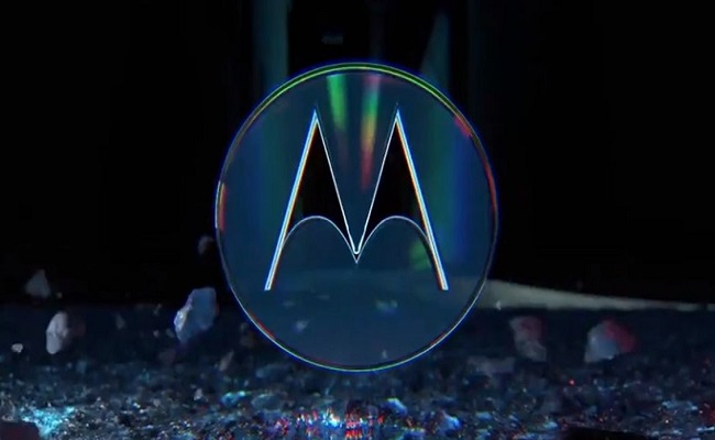 Motorola تستعرض تقنيتها الخاصة للشحن اللاسلكي...