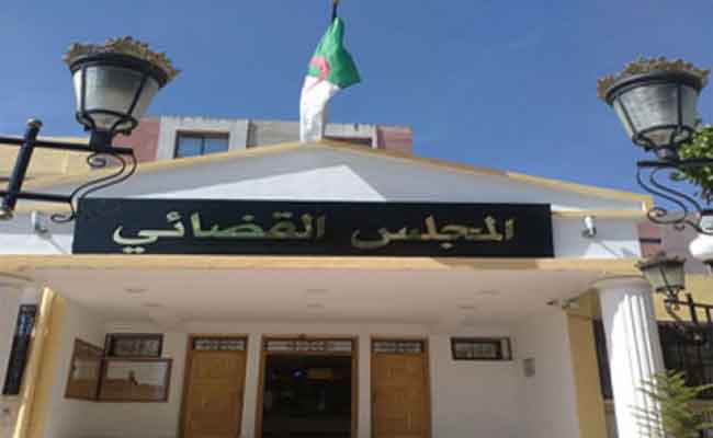 ملفات الفساد : الحكم بعام حبا في حق محافظ الأفلان السابق لقسنطينة