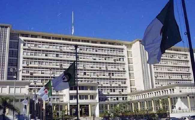 إعلان تبون عن تعديل حكومي خلال الـ 48 ساعة المقبلة