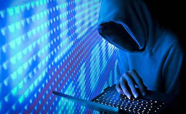 الإطاحة بعصابة إجرامية تستغل الفايسبوك للسطو بالعاصمة