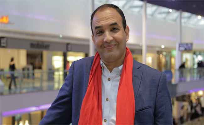 رشيد الوالي يقود سفينة