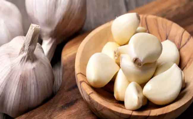 الى جانب فوائد الثوم الصحية العديدة...هل يقي من فيروس كورونا؟