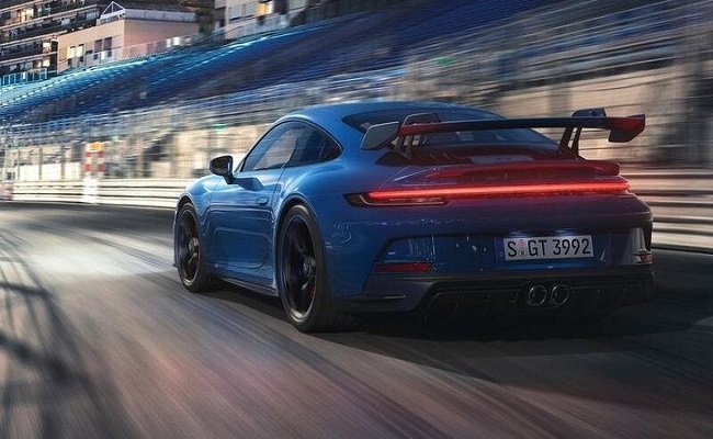 بورش تطلق رسمياً 911 GT3 الجديدة...