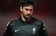 وفاة والد حارس ليفربول  غرقاً في البرازيل...