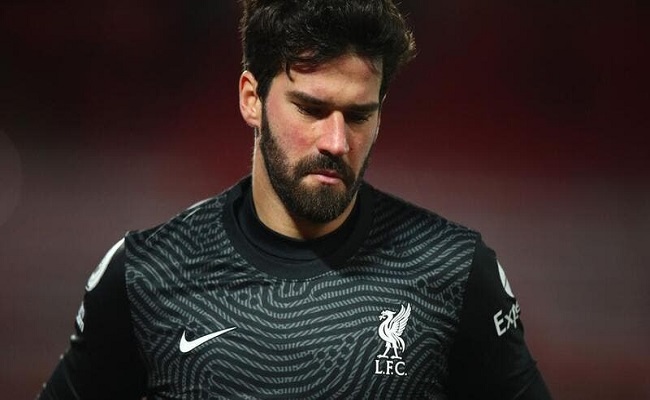 وفاة والد حارس ليفربول  غرقاً في البرازيل...