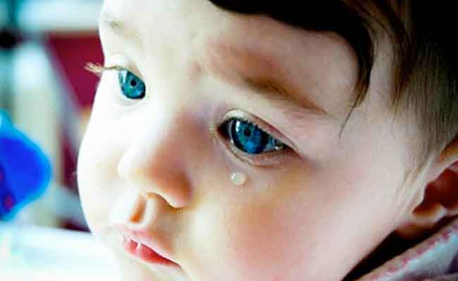 قرحة القرنية تصيب الاطفال ايضاً...فكيف يمكن علاجها؟