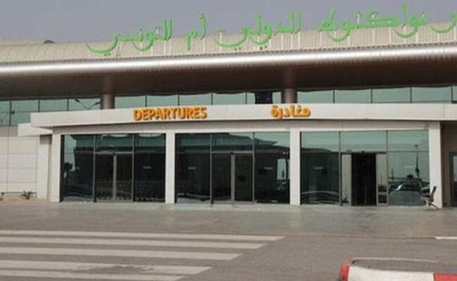 القبض على أمريكي اقتحم طائرة في مطار نواكشوط