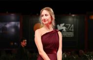 هاني عادل يحتفل بزفافه على فنانة لبنانية شهيرة في أجواء رومانسية على شاطئ البحر...