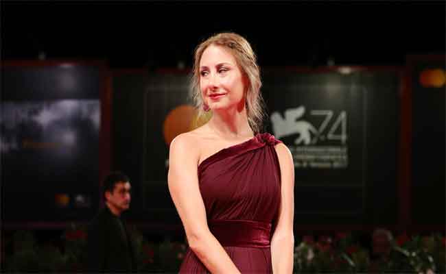 هاني عادل يحتفل بزفافه على فنانة لبنانية شهيرة في أجواء رومانسية على شاطئ البحر...