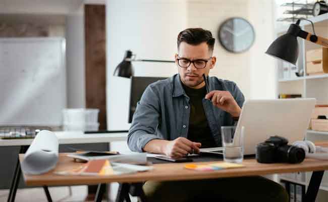 كيف يؤثر عليكم العمل عن بعد نفسيّاً؟...
