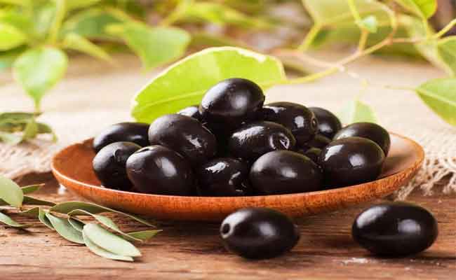 لماذا يُعتبر تناول الزيتون مفيداً خلال الرجيم؟