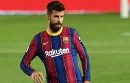 بيكيه ينقلب على برشلونة...
