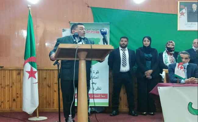 عصماني يتهم الأحزاب الإسلامية باستغلال الدين