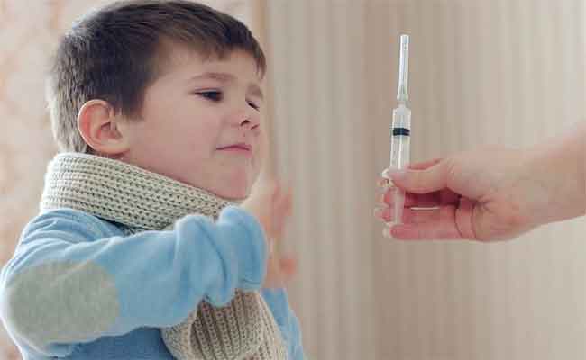 هل طفلك يخاف من الحقن؟ اليك علاج هذه المشكلة!