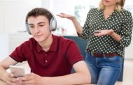 اذا لاحظتم هذه العلامات على طفلكم...فهذا دليل أنّه دخل في مرحلة المراهقة!