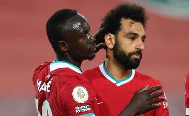 صلاح وماني يتصالحان داخل ليفربول...