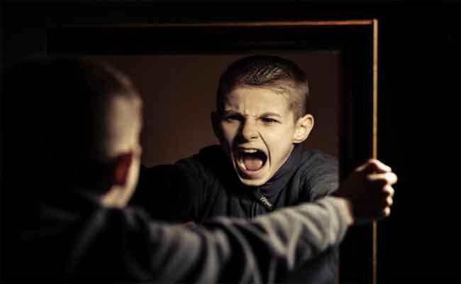 نوبات الغضب طبيعية عند المراهق...كيف يمكن التعامل معها؟