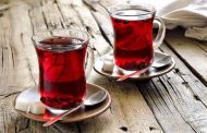 هل يفيد شرب الشاي الساخن في الصيف؟