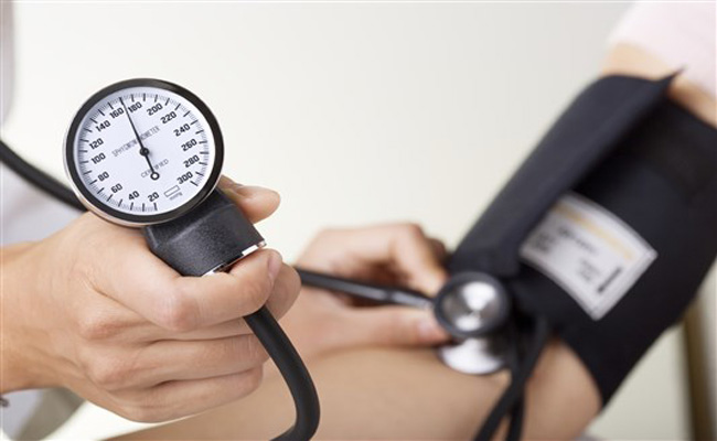 انخفاض ضغط الدم...8 أعراض تدقّ ناقوس الخطر