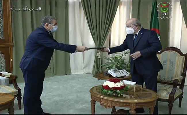 تقديم جراد استقالة حكومته لرئيس الجمهورية