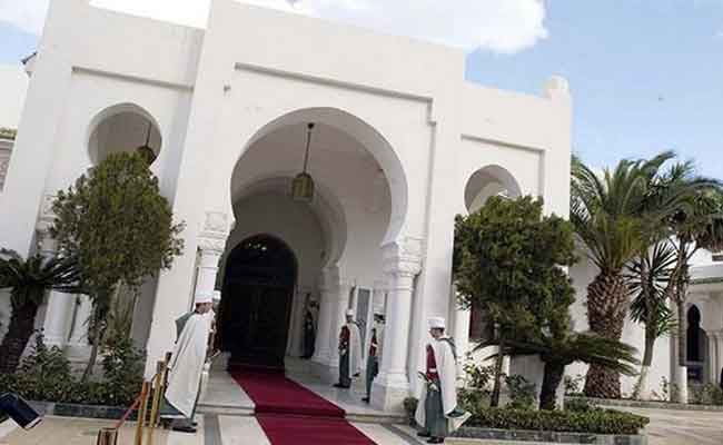 مشاورات تشكيل الحكومة : لقاء تبون بمقري و زيتوني