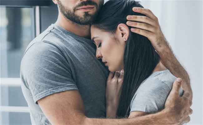 6 فوائد مدهشة لإكليل الجبل على العلاقة الحميمة!