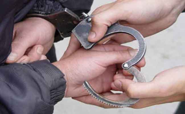 توقيف 5 أشخاص متهمين بـ