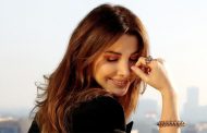 نانسي عجرم تسرق الأنظار بعفويتها وبساطتها أمام الكاميرا في جديدها 