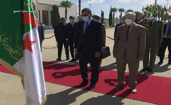 الرئيس النيجري يغادر الجزائر بعد زيارة عمل دامت يومين