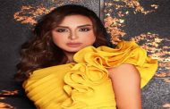 أنغام تتألق على  شاطئ البحر وتغني 