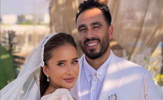 نيللي كريم وعريسها لاعب الاسكواش السابق هشام عاشور يخطفان الأنظارباطلالة بيضاء في عقد قرانهما بشواطئ الساحل الشمالي المصري...
