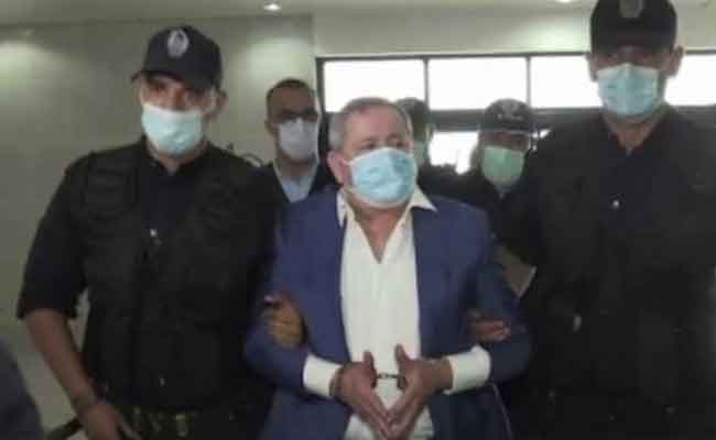 الجزائر تتسلم الرئيس المدير العام الأسبق لشركة سوناطراك عبد المؤمن ولد قدور من الإمارات