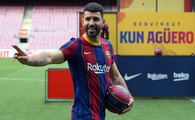 الإصابة تبعد أغويرو عن برشلونة...