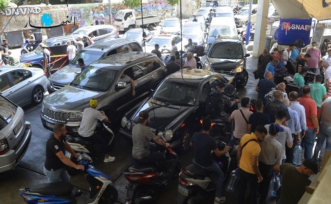 قتيلان في اشتباك على البنزين بلبنان