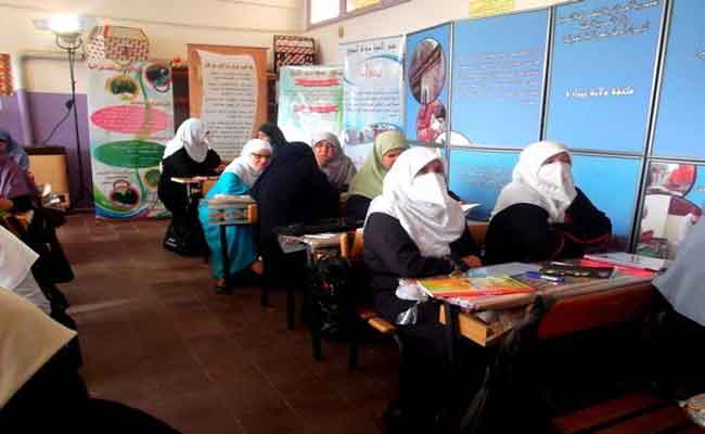 انخفاض نسبة الأمية في الجزائر إلى 7،94 بالمائة سنة 2021
