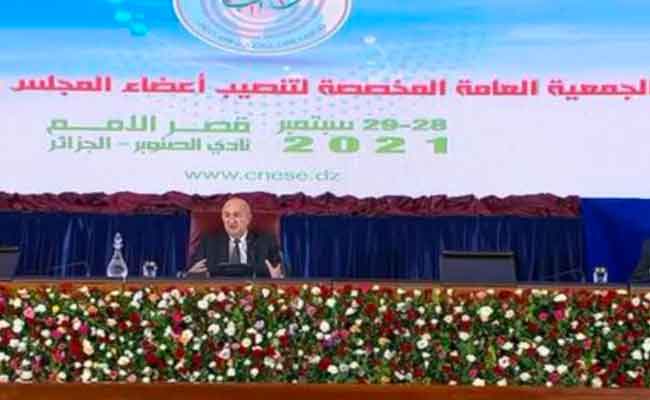تبون يشرف على تنصيب أعضاء