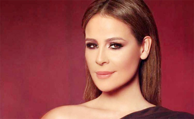 كارول سماحة تفاجئ جمهورها ب